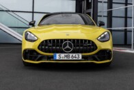 Kicsike motor kerül a brutális Mercedesbe 38