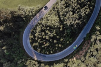 Nincs több beláthatatlan kanyar ebben az autóban