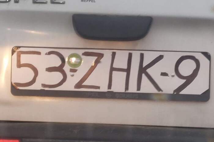 Van, amikor teljesen szabályos a kézzel írt rendszám 2 | Vezess Van, amikor teljesen szabályos a kézzel írt rendszám 2