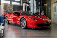 15 milliót ért valakinek a kétkormányos Ferrari 3