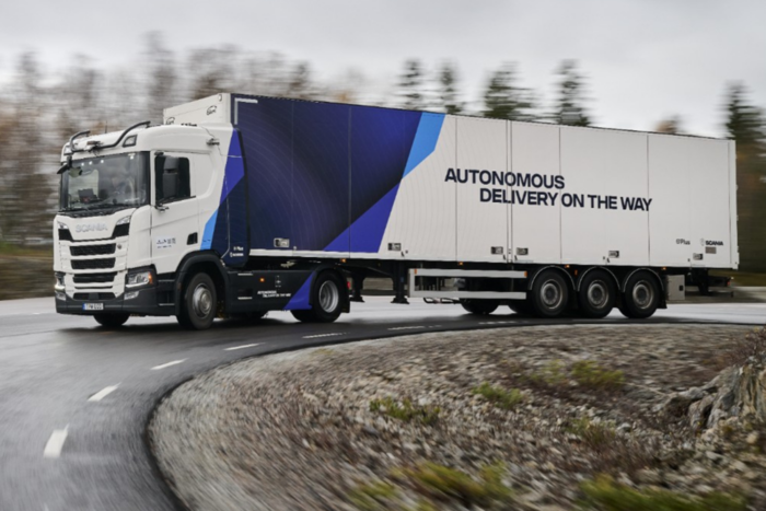 Önvezető teherautók tesztelése kezdődhet el