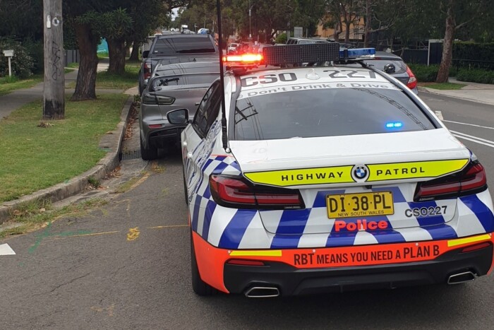 Száguldozott a tinédzser, iskolába vitte az öccsét 2