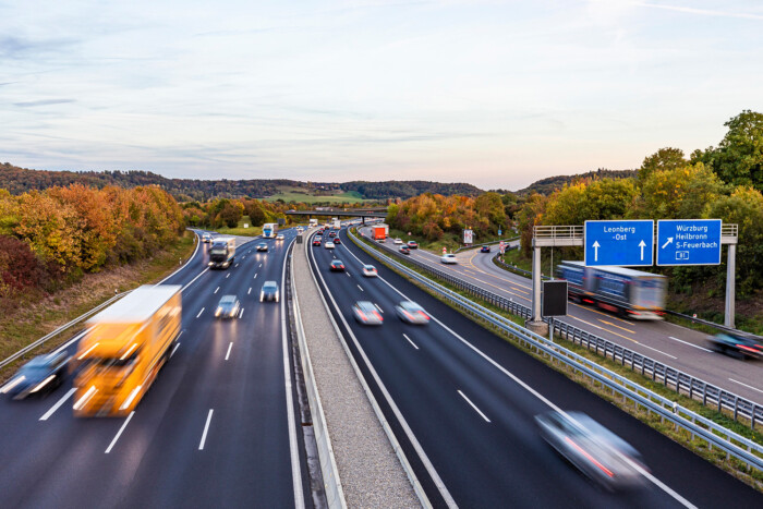 Változó sebességhatárok az autópályákon 1 | Vezess Változó sebességhatárok az autópályákon 1
