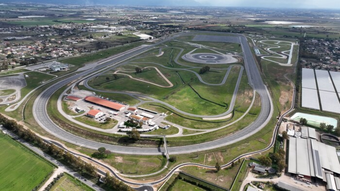 250-nél rángatni a kormányt, itt természetes 11