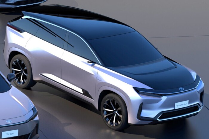 Hétüléses villanyautóval erősít a Toyota 6