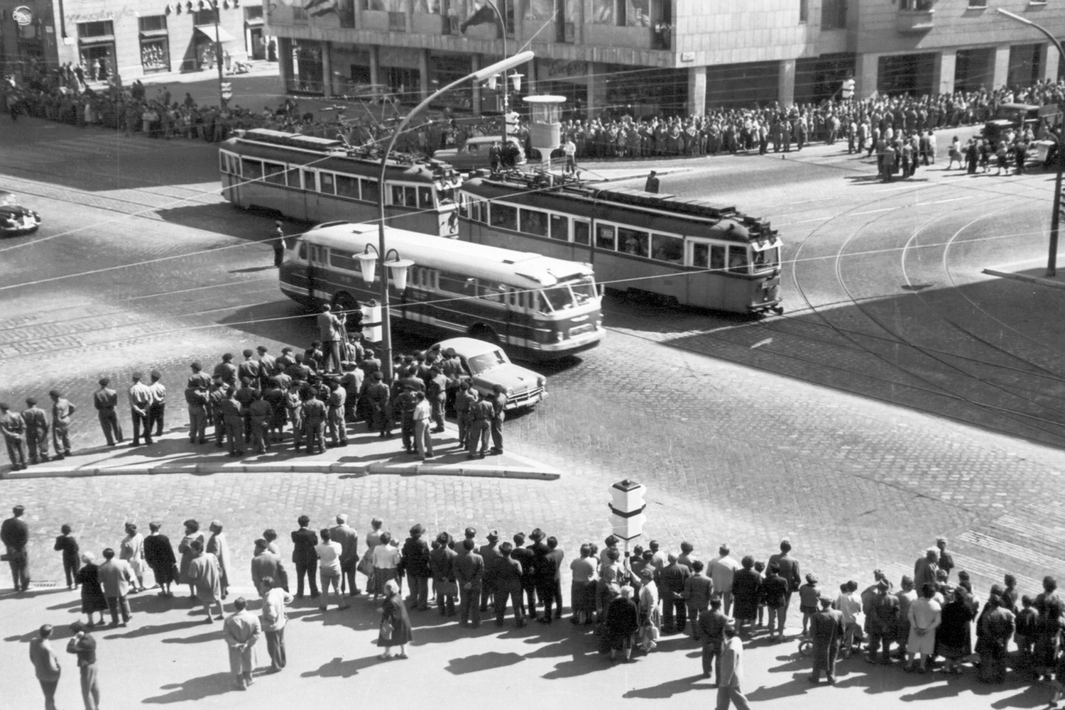 Itt sorakoznak a budapesti közlekedés ikonikus modelljei 14