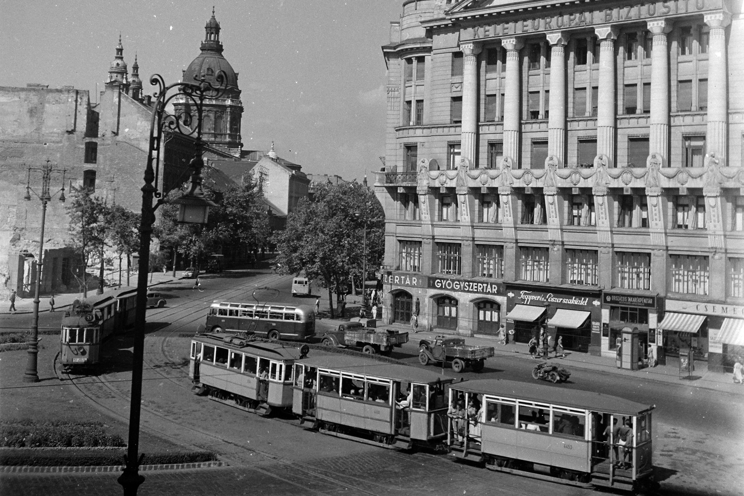 Itt sorakoznak a budapesti közlekedés ikonikus modelljei 8