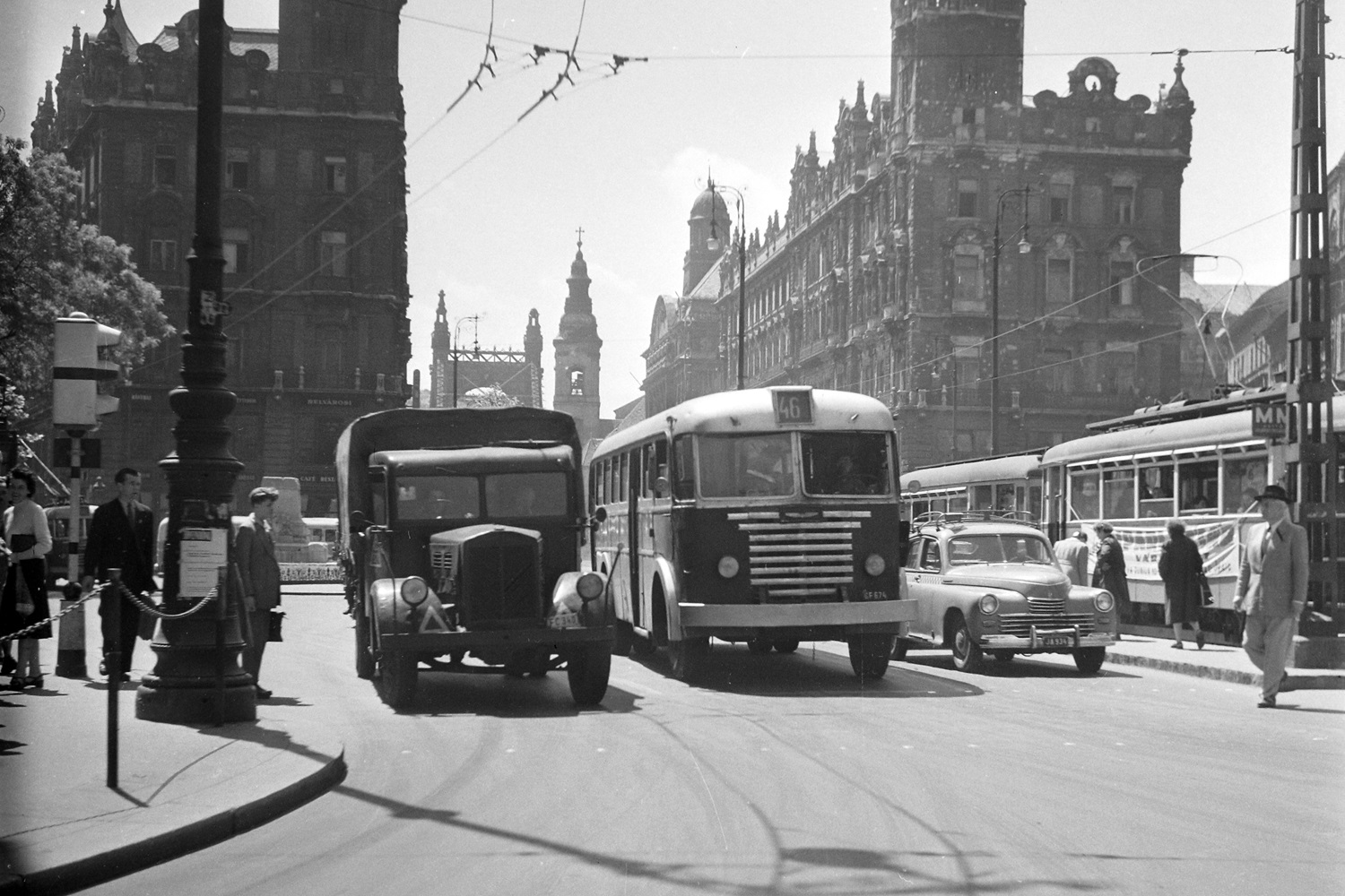 Itt sorakoznak a budapesti közlekedés ikonikus modelljei 11