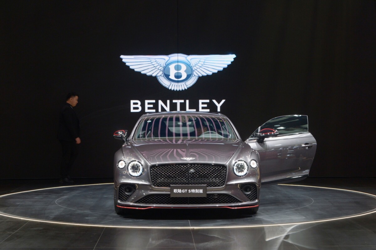 Egy vagyont költenek extrákra a Bentley-tulajdonosok