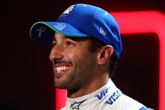 Csak a vigyoráért tartják Ricciardót a Forma-1-ben