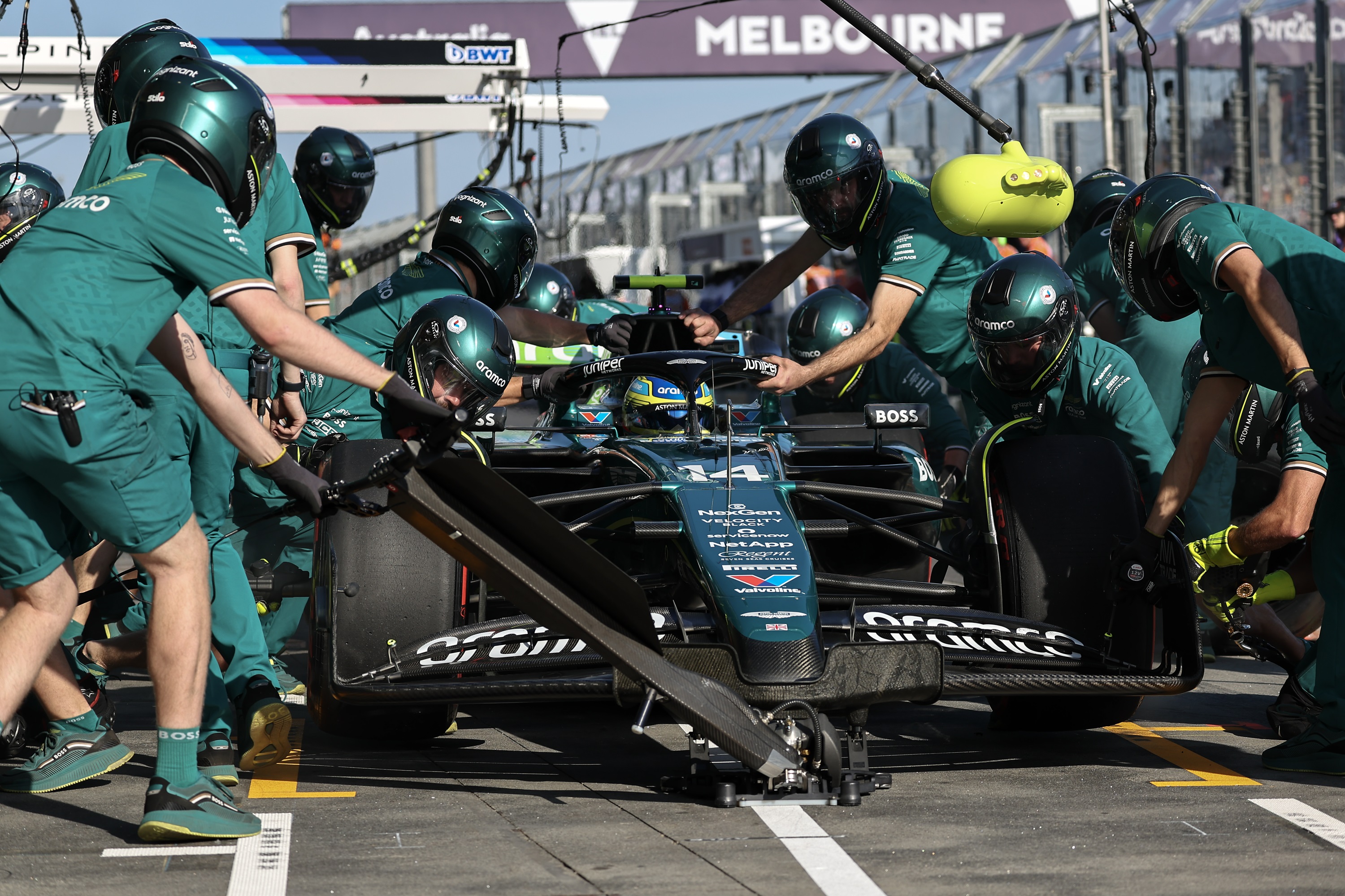F1: Megsérült egy néző Alonso autója miatt