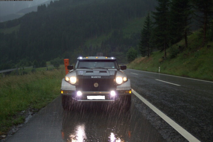 Friss technikával készülhet a leggonoszabb külsejű luxusterepjáró 3