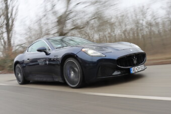 490 lóerő csodás formában - Maserati GranTurismo