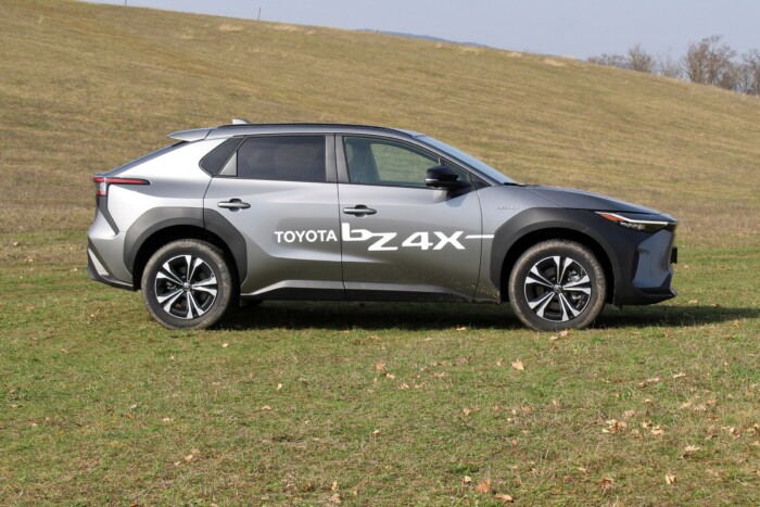 Ezzel a villanyautóval árkon-bokron átmehetsz 7