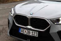 Hidd el, ebben a BMW-ben is megnéznek! 65