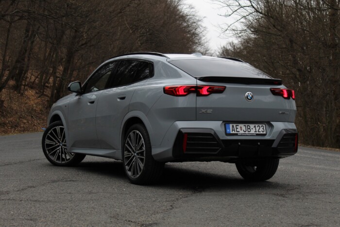 Hidd el, ebben a BMW-ben is megnéznek! 6