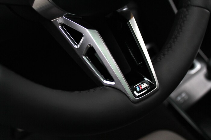 Hidd el, ebben a BMW-ben is megnéznek! 12