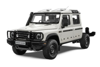 Jó pénzért vetkőzik a retro-terepjáró