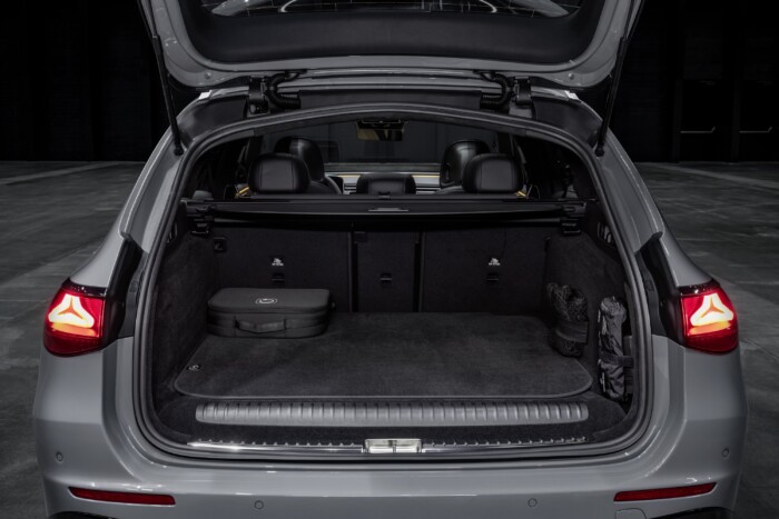 100 km tiszta lelkiismerettel jön az új Mercedes 9