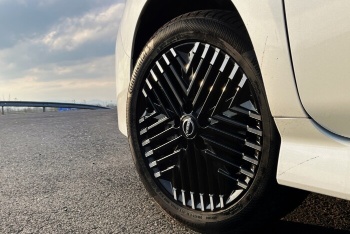 Olcsóbb a kínai villanyautóknál is ez a Nissan 12 | Vezess Olcsóbb a kínai villanyautóknál is ez a Nissan 12