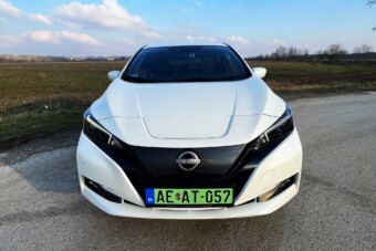Olcsóbb a kínai villanyautóknál is ez a Nissan