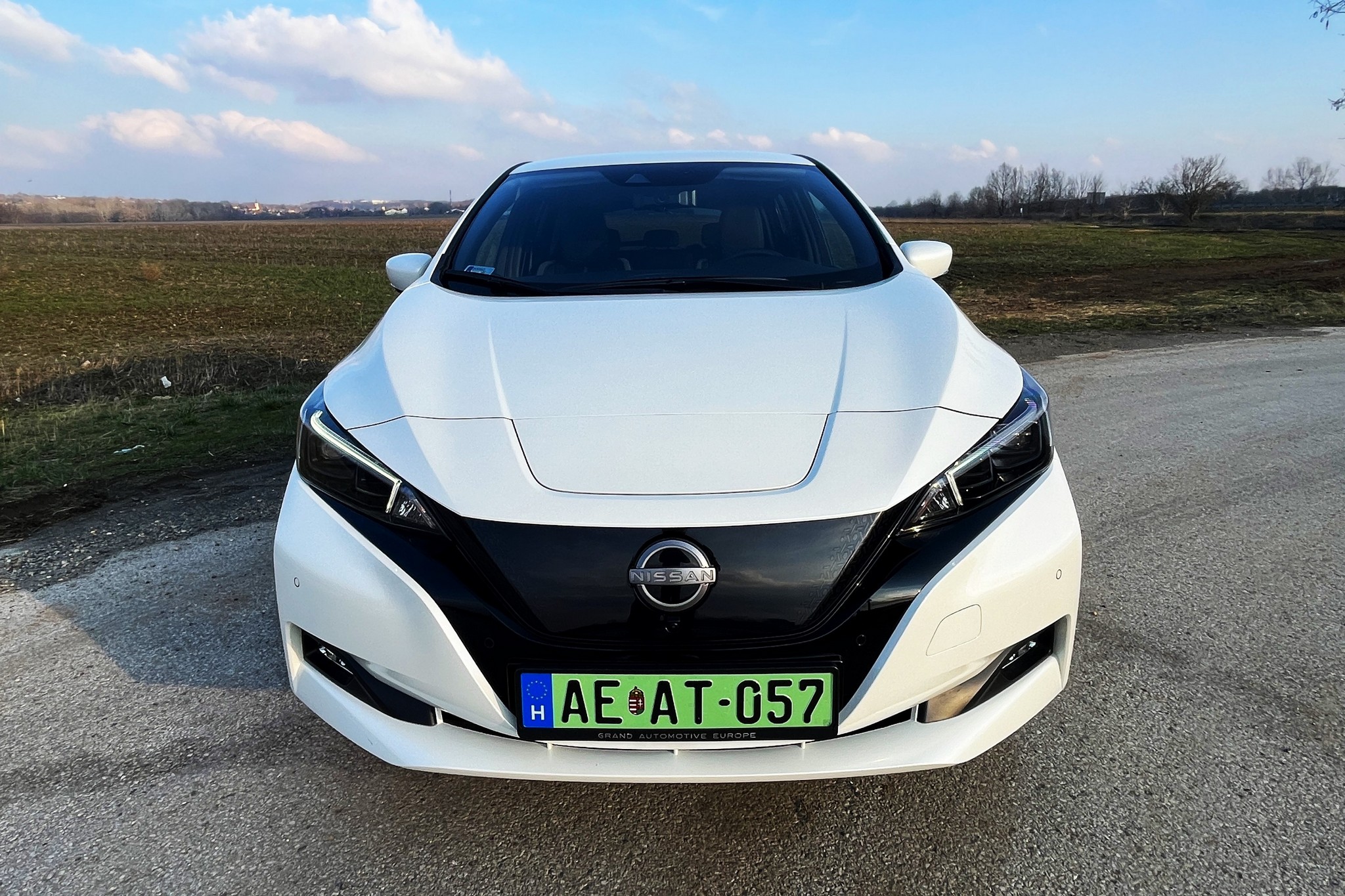 Olcsóbb a kínai villanyautóknál is ez a Nissan 14