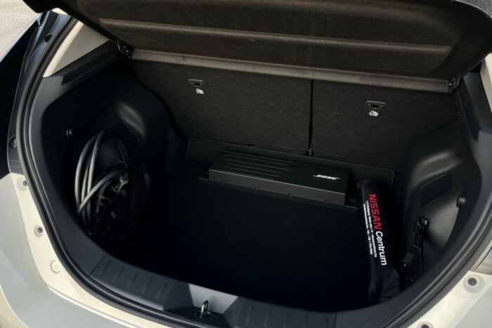 Olcsóbb a kínai villanyautóknál is ez a Nissan 8 | Vezess Olcsóbb a kínai villanyautóknál is ez a Nissan 8