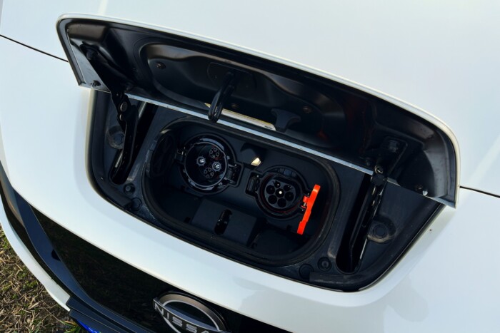 Olcsóbb a kínai villanyautóknál is ez a Nissan 10 | Vezess Olcsóbb a kínai villanyautóknál is ez a Nissan 10