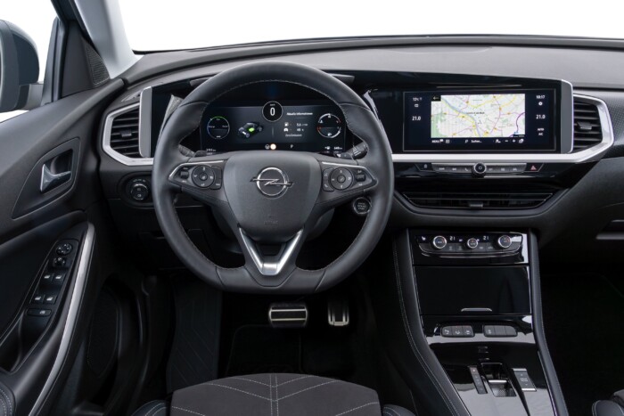 Takarékosabb lesz a legnagyobb Opel 6