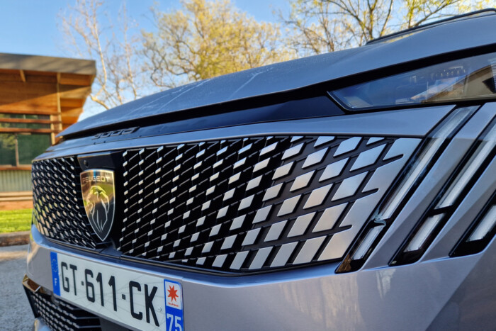 Viccet mesél, 700 km-re jut az új elektromos Peugeot 7