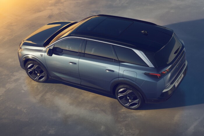 Benzinmotort is kap az új elektromos Peugeot 9