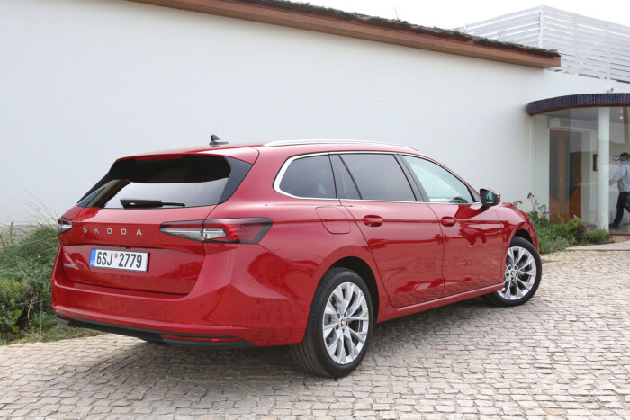 Egyre ritkább kincs egy új TDI Škoda kombi 6 | Vezess Egyre ritkább kincs egy új TDI Škoda kombi 6