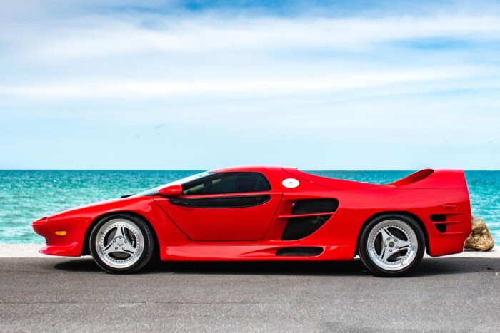 Kevesen ismerik, de ez a vörös tepsi a 90-es évek egyik különlegessége volt