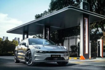 Itt az áttörés? Ez a kínai villanyautó tényleg villámgyorsan tölt