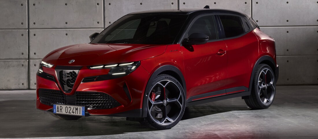 Itt az új Alfa Romeo, amitől tenyérbe temeted az arcod