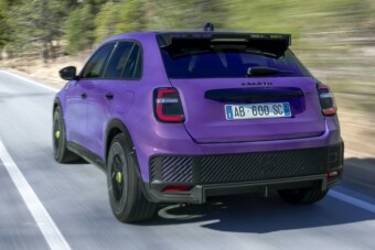 Új fotókon a legerősebb Abarth