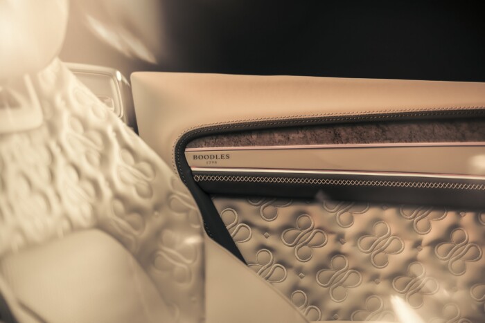 200 millió éves meglepetés vár ebben az autóban 8 | Vezess 200 millió éves meglepetés vár ebben az autóban 8