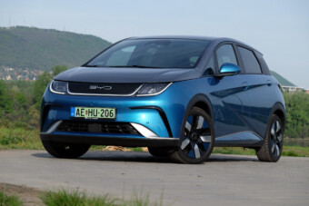 Na, de hol van ebben a kínai autóban az átverés?