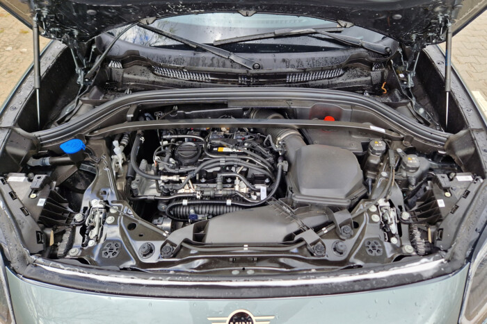 Kis motorral nagy autó? Meglesz a sportosság? 13