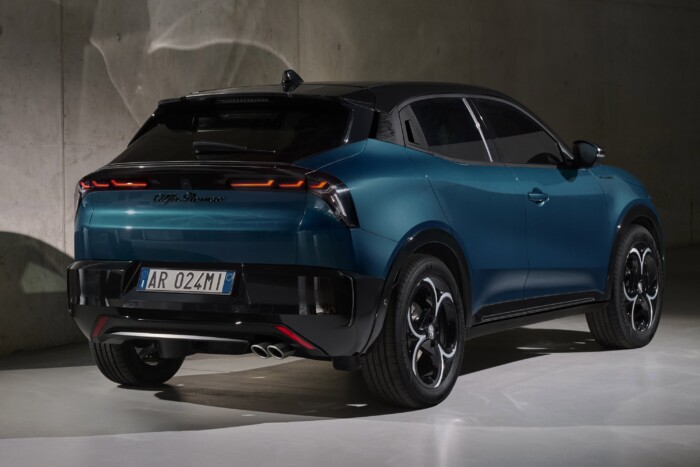 Itt az új Alfa Romeo, amitől tenyérbe temeted az arcod 6 | Vezess Itt az új Alfa Romeo, amitől tenyérbe temeted az arcod 6