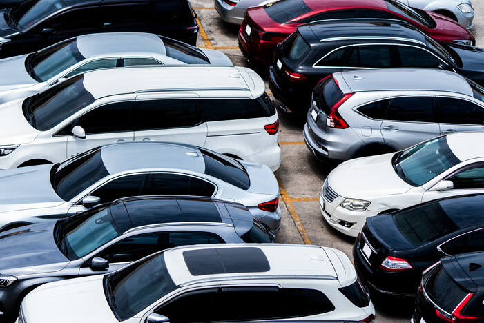 Menő helyen akár 120 milliót is érhet egy parkoló