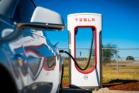 Egyre nagyobb a baj: lopják a kábeleket, bénulnak a villanyautó-töltők 1