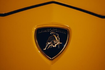 Álcafestésben került bajba az új Lamborghini