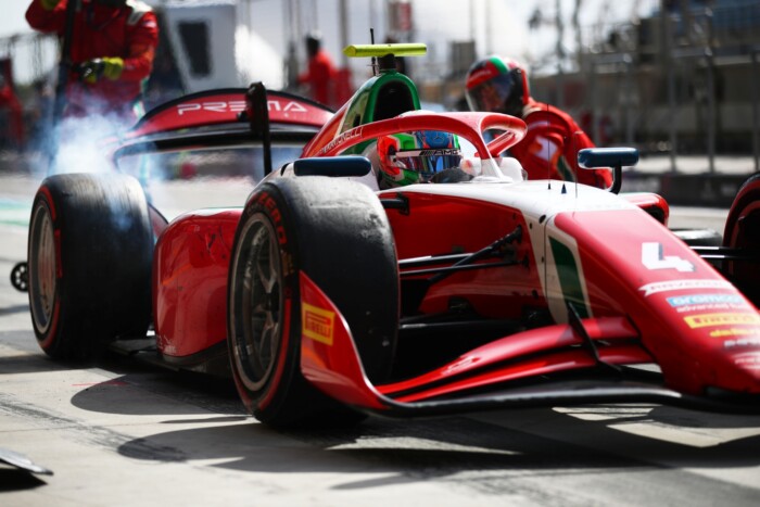 Máris F1-es autóba ül a Mercedes csodatinije