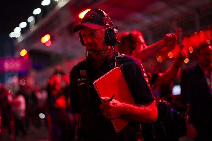 F1: Legfeljebb szabadságra mehet a Red Bull-tervező, riválishoz nem