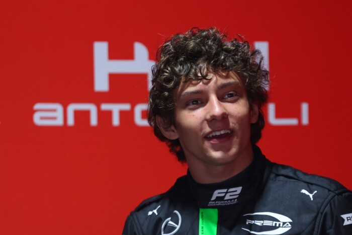 Máris F1-es autóba ül a Mercedes csodatinije 2 | Vezess Máris F1-es autóba ül a Mercedes csodatinije 2