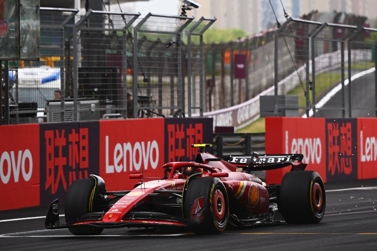 F1: Sainz átlépett egy határt, elnézést kért