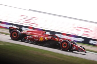 F1: Balhé a Ferrarinál, csapattársát hibáztatja Sainz