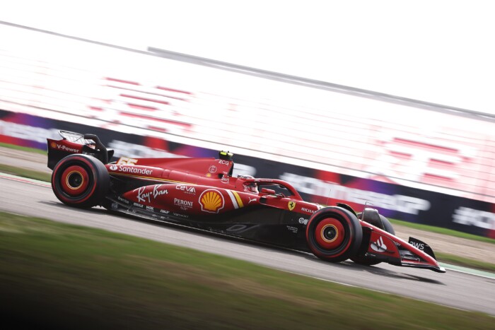 F1: Balhé a Ferrarinál, csapattársát hibáztatja Sainz