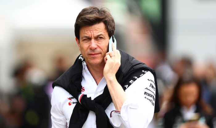 F1: Újabb cicaharc dúl a Red Bull és a Mercedes közt 1 | Vezess F1: Újabb cicaharc dúl a Red Bull és a Mercedes közt 1